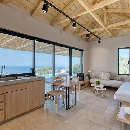 Villa Stunning Lefkada - 2 Bedrooms - Souyadora - Infinty Pool - Far Reaching Sea Views Cukaládesz