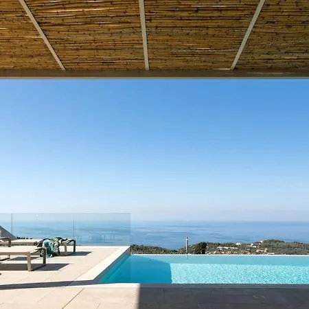 Stunning Lefkada - 2 Bedrooms - Souyadora - Infinty Pool - Far Reaching Sea Views Villa Cukaládesz