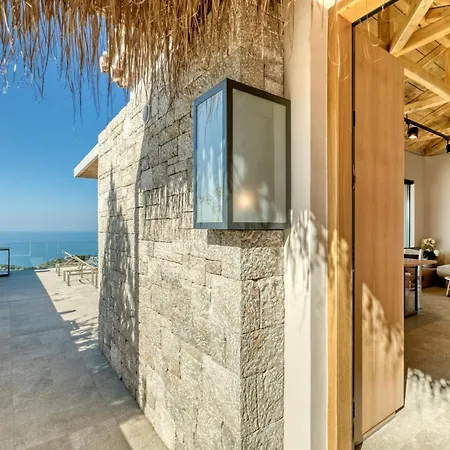 Stunning Lefkada - 2 Bedrooms - Souyadora - Infinty Pool - Far Reaching Sea Views Cukaládesz
