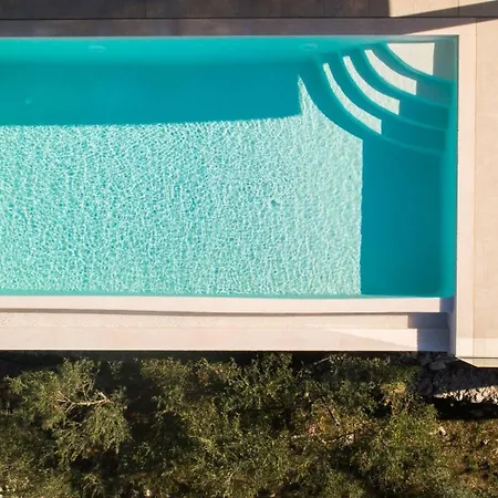 빌라 Stunning Lefkada - 2 Bedrooms - Souyadora - Infinty Pool - Far Reaching Sea Views *