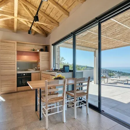 Stunning Lefkada - 2 Bedrooms - Souyadora - Infinty Pool - Far Reaching Sea Views 빌라